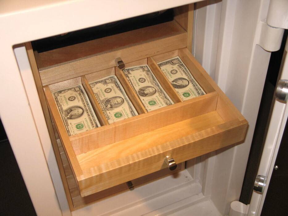 Прячем деньги в доме — самые надёжные места в квартире и где никогда не стоит прятать деньги