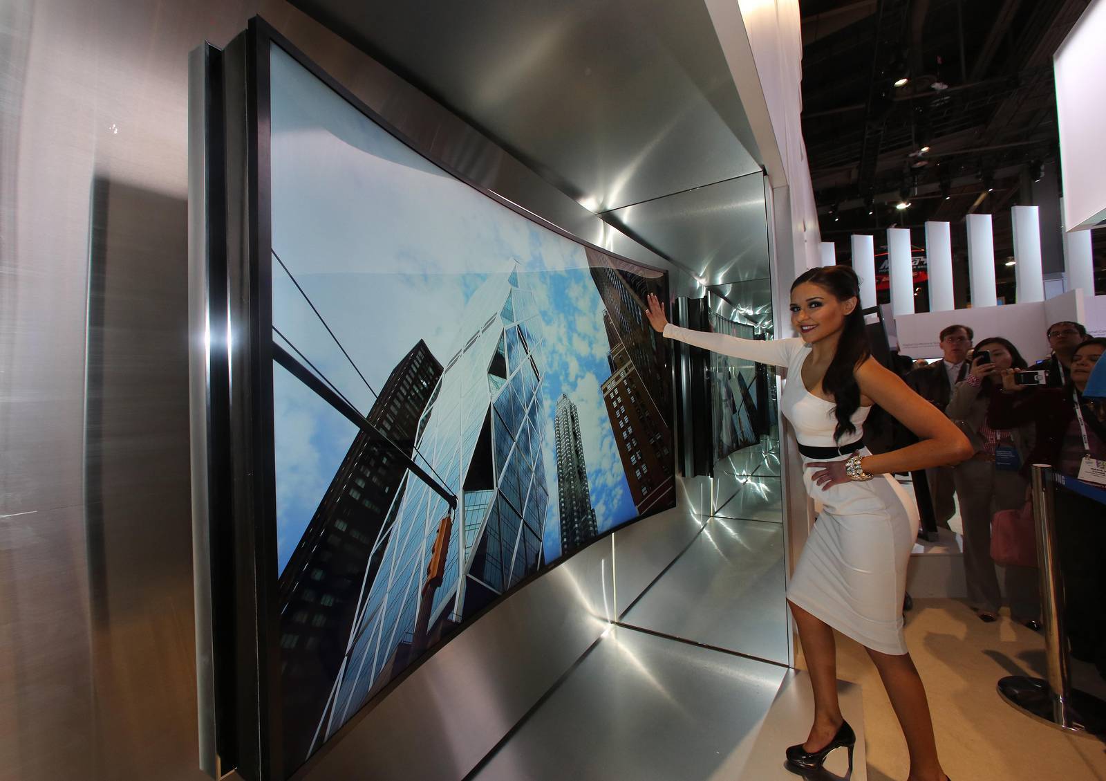 Какие телевизоры самые дорогие в мире и россии на 2022-2023 год: фото, сколько стоят, чем отличаются от дешевых, стоит ли покупать?