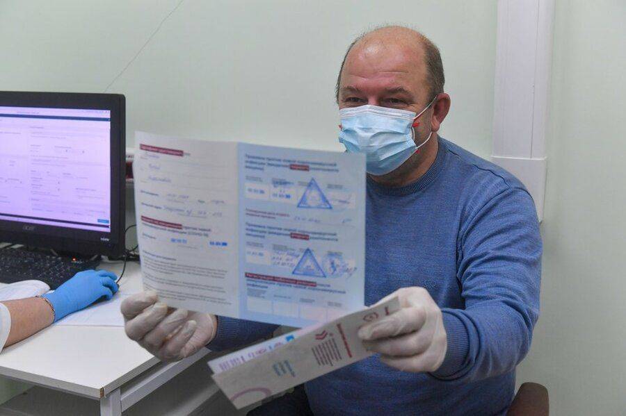 «в автоматическом режиме»: в минздраве рассказали о планах ввести паспорта вакцинированных от коронавируса — рт на русском