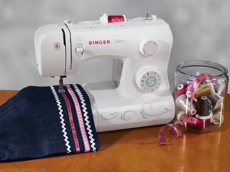 Швейная машинка для начинающих: какие бывают, как выбрать