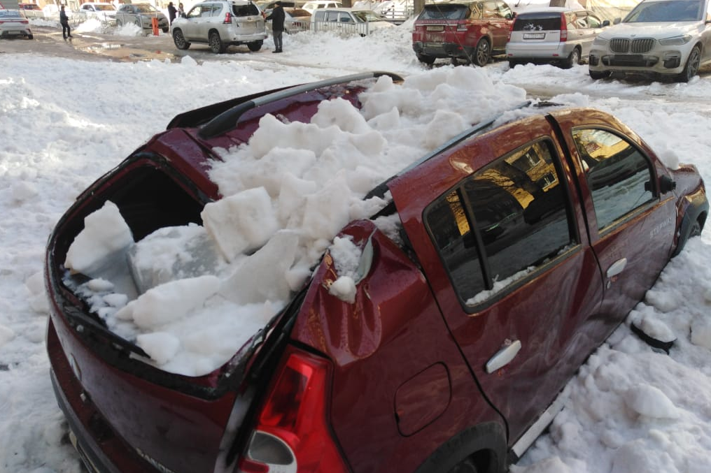 Ямы на дороге, упавшее дерево или снег с крыши: как заставить коммунальщиков возместить ущерб автомобилю? | bankstoday
