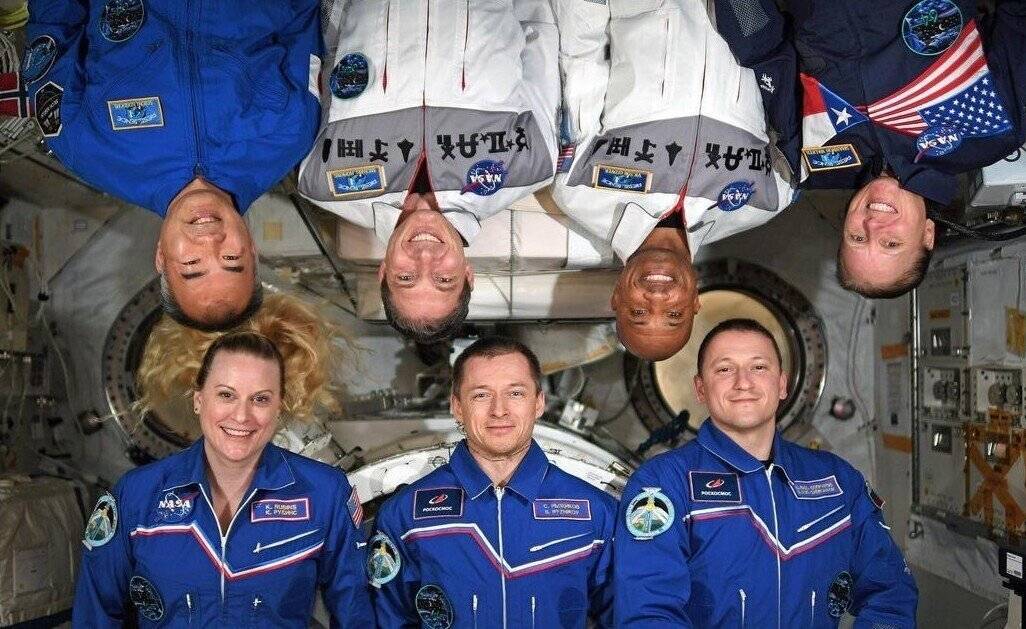 Какая зарплата у космонавтов в россии и астронавтов в сша