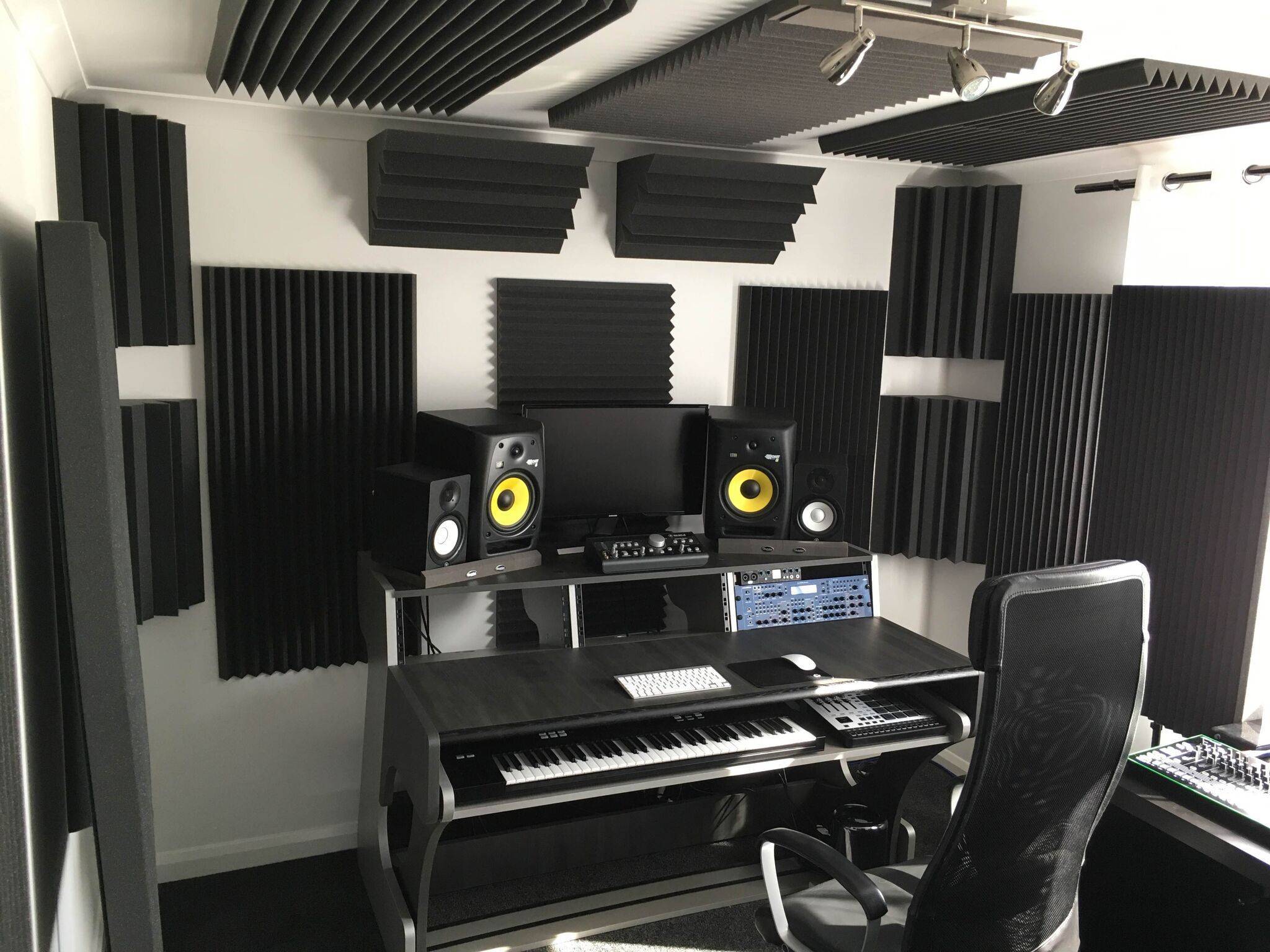 Обустройство домашней студии звукозаписи: основное оборудование для звукозаписи