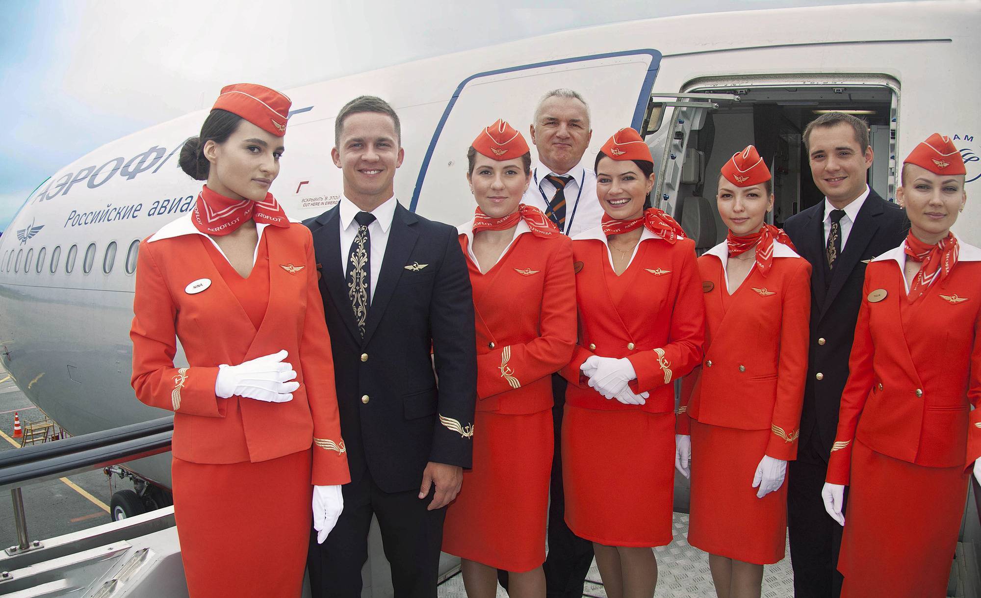 Зарплата стюардессы: в аэрофлоте, s7, utair, победе, в казахстане