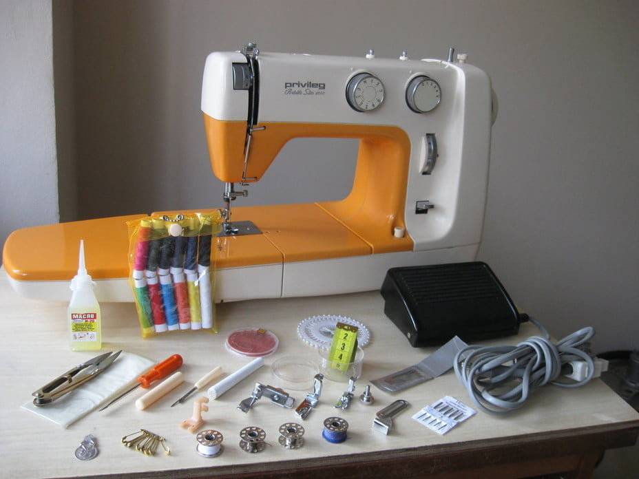 Лучшие модели швейных машинок для начинающей и опытной швеи